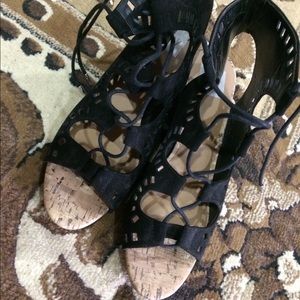 BRAND NEW lace up shoes